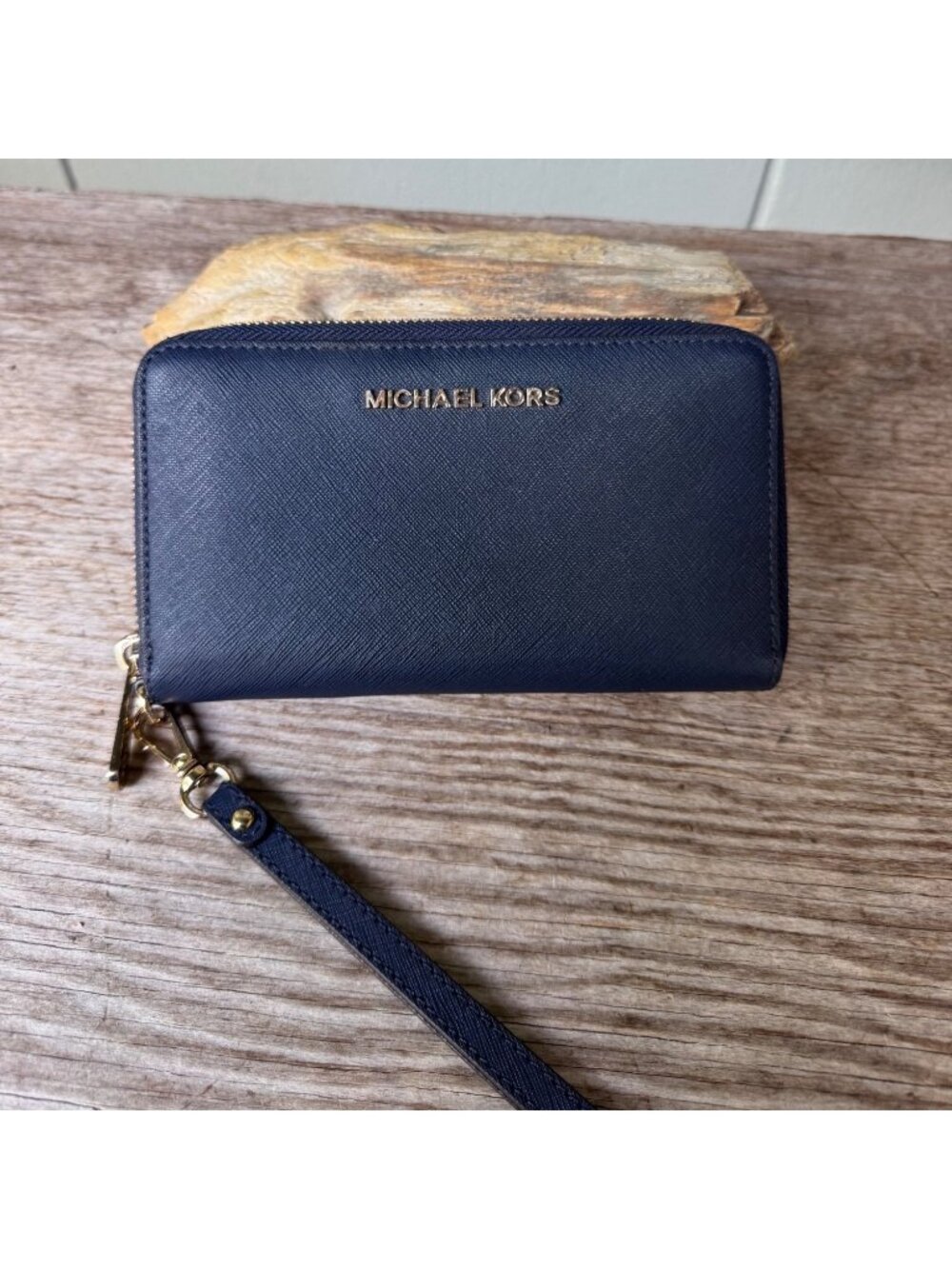Michael Kors Jet Set Travel Navy Zip Around Wristlet Wallet Gold Hardware - Picture 1 of 6
